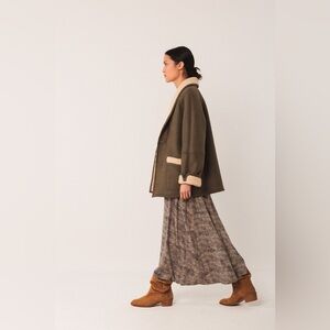 Indi & Cold Short Shearling Coat in Khaki
